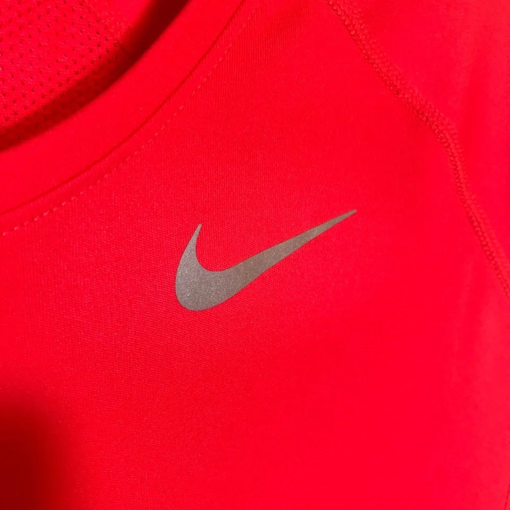 Nike Dri-fit scoop neck shirt
